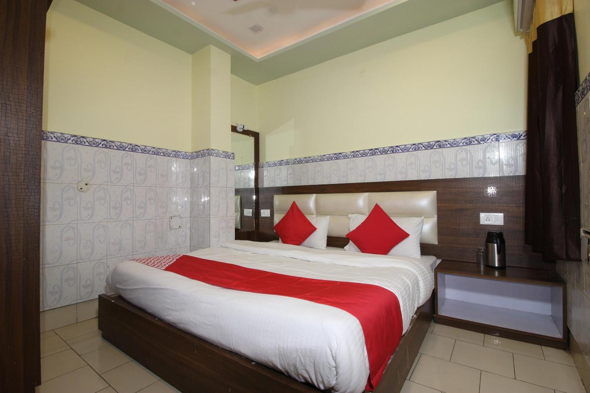 Hotel O Blue Diamond Варанасі Екстер'єр фото