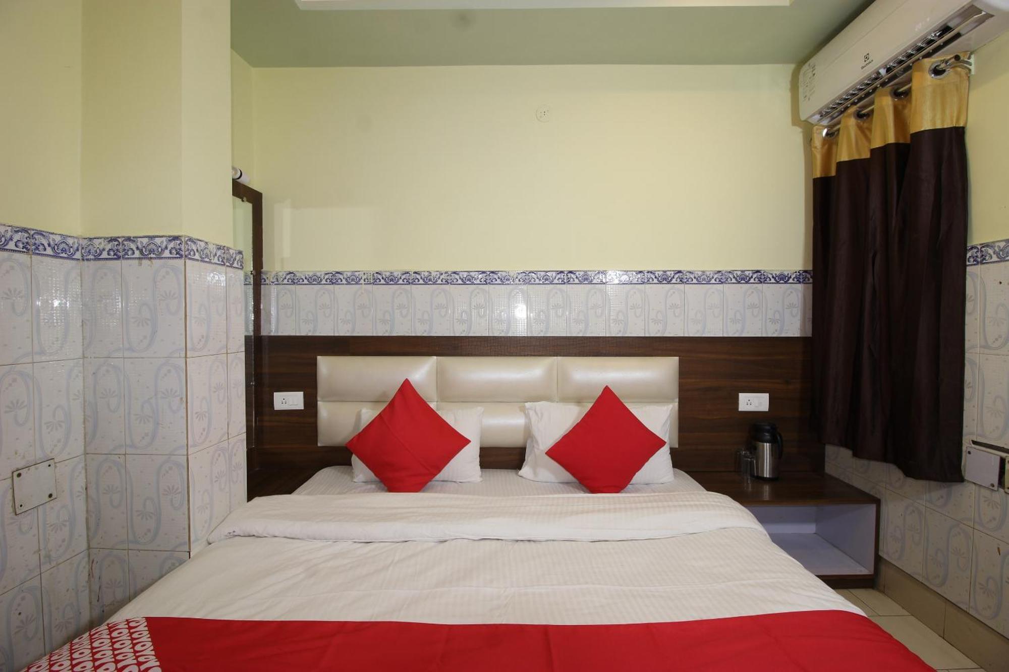 Hotel O Blue Diamond Варанасі Екстер'єр фото