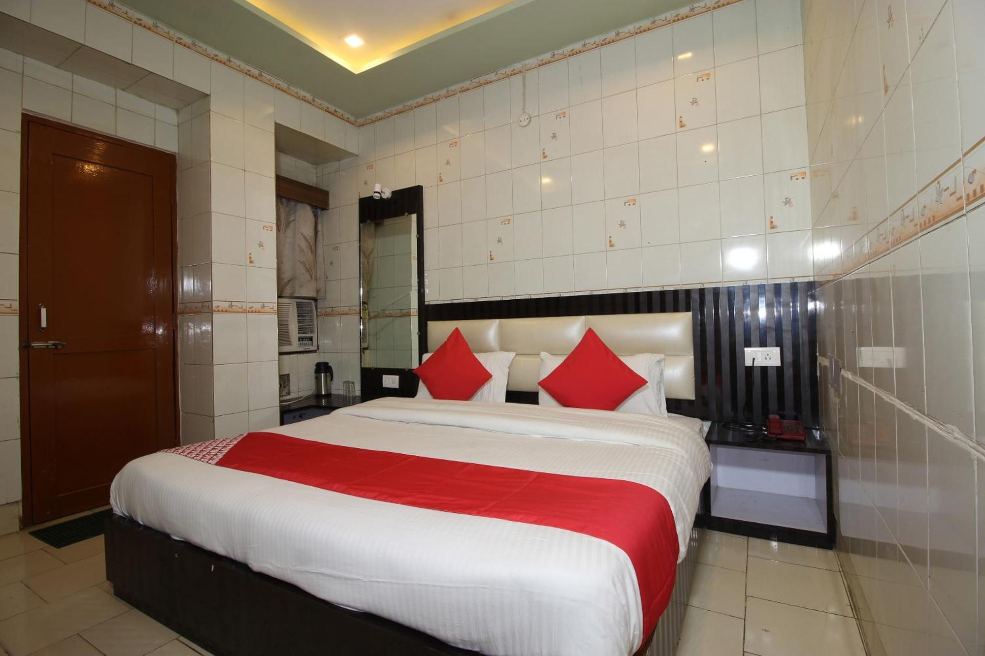 Hotel O Blue Diamond Варанасі Екстер'єр фото