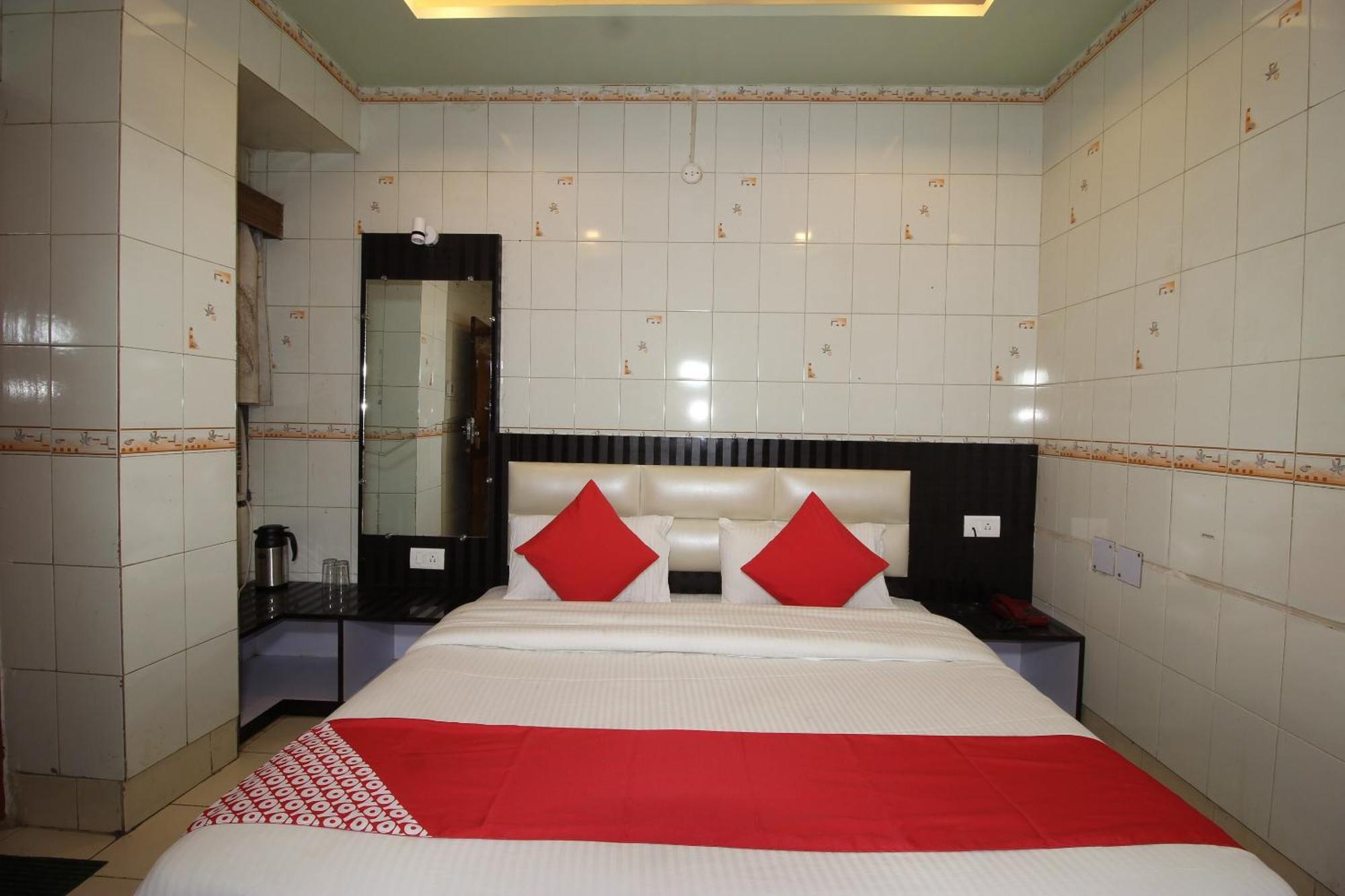 Hotel O Blue Diamond Варанасі Екстер'єр фото