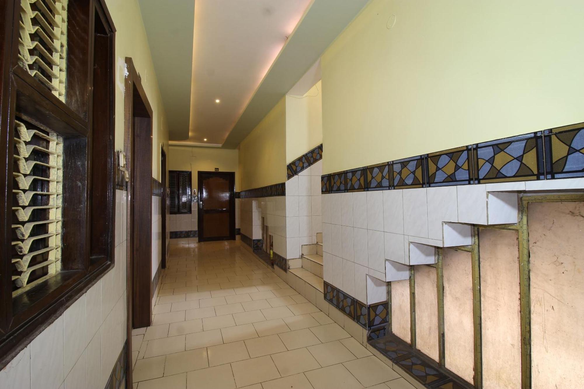 Hotel O Blue Diamond Варанасі Екстер'єр фото