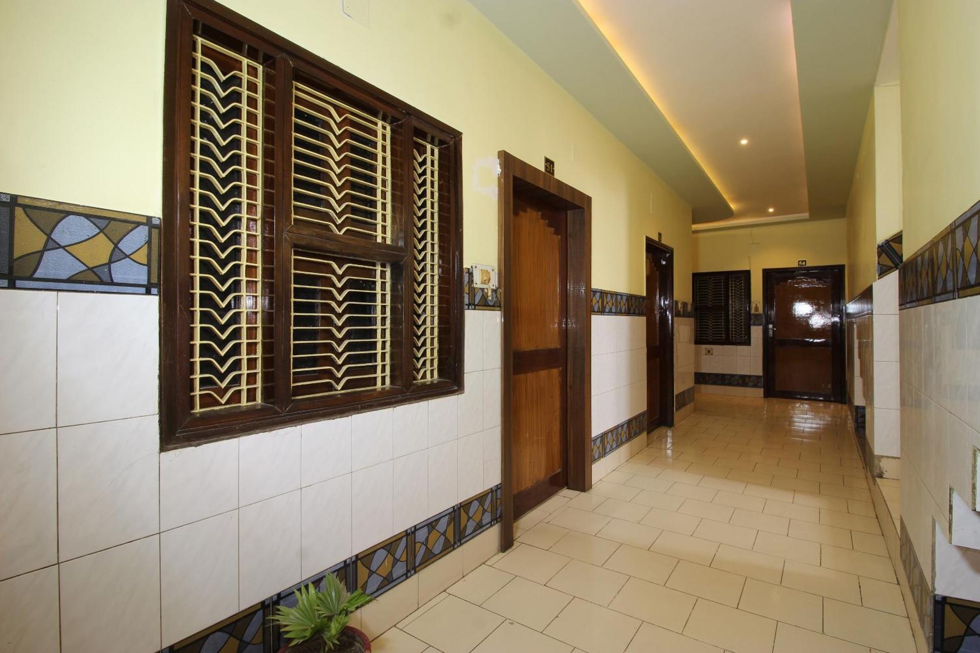 Hotel O Blue Diamond Варанасі Екстер'єр фото