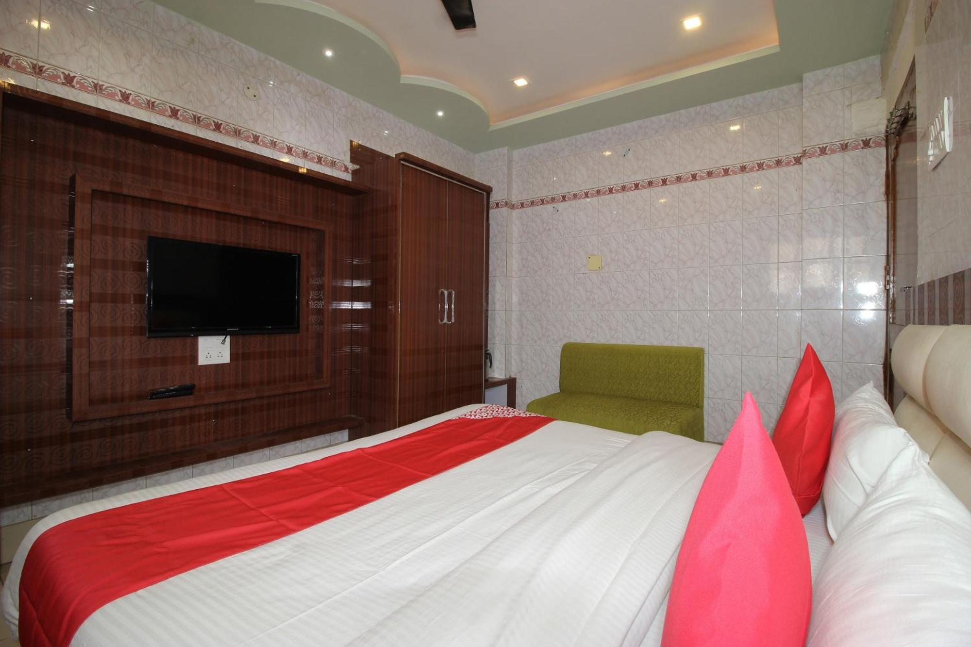 Hotel O Blue Diamond Варанасі Екстер'єр фото